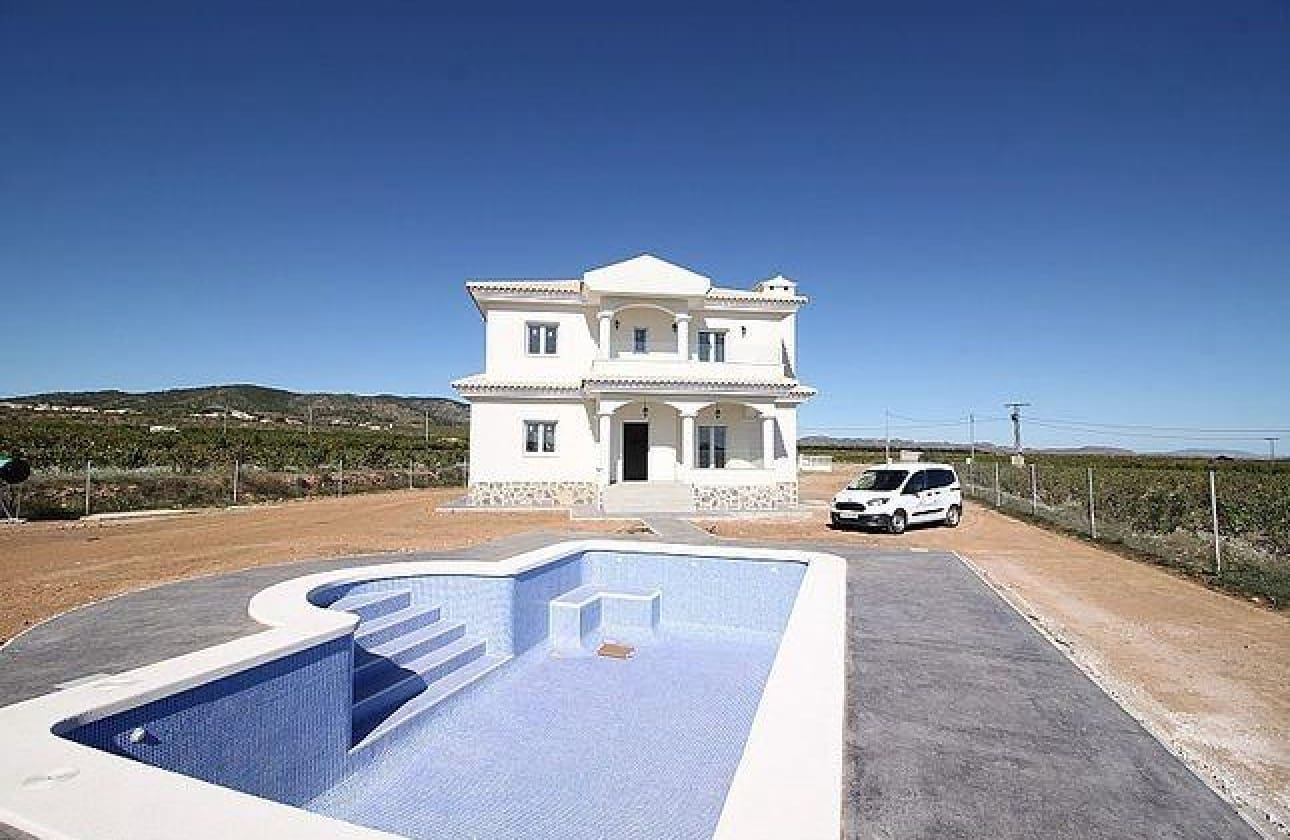 6 bedroom Villa for sale in Pinoso - € 611,000 (Ref: 9622115)