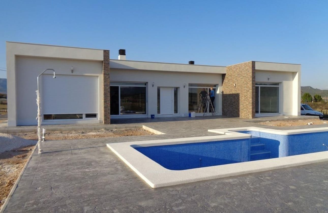 6 bedroom Villa for sale in Pinoso - € 611,000 (Ref: 9622115)