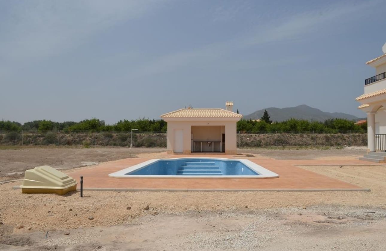 6 bedroom Villa for sale in Pinoso - € 611,000 (Ref: 9622115)