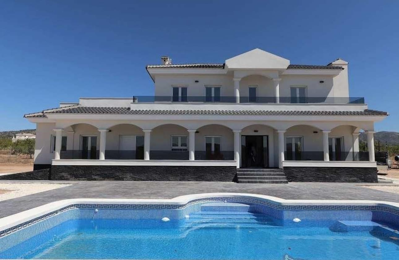 6 bedroom Villa for sale in Pinoso - € 611,000 (Ref: 9622115)