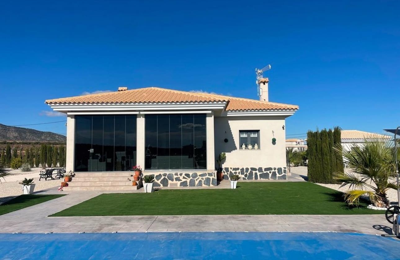 6 bedroom Villa for sale in Pinoso - € 611,000 (Ref: 9622115)