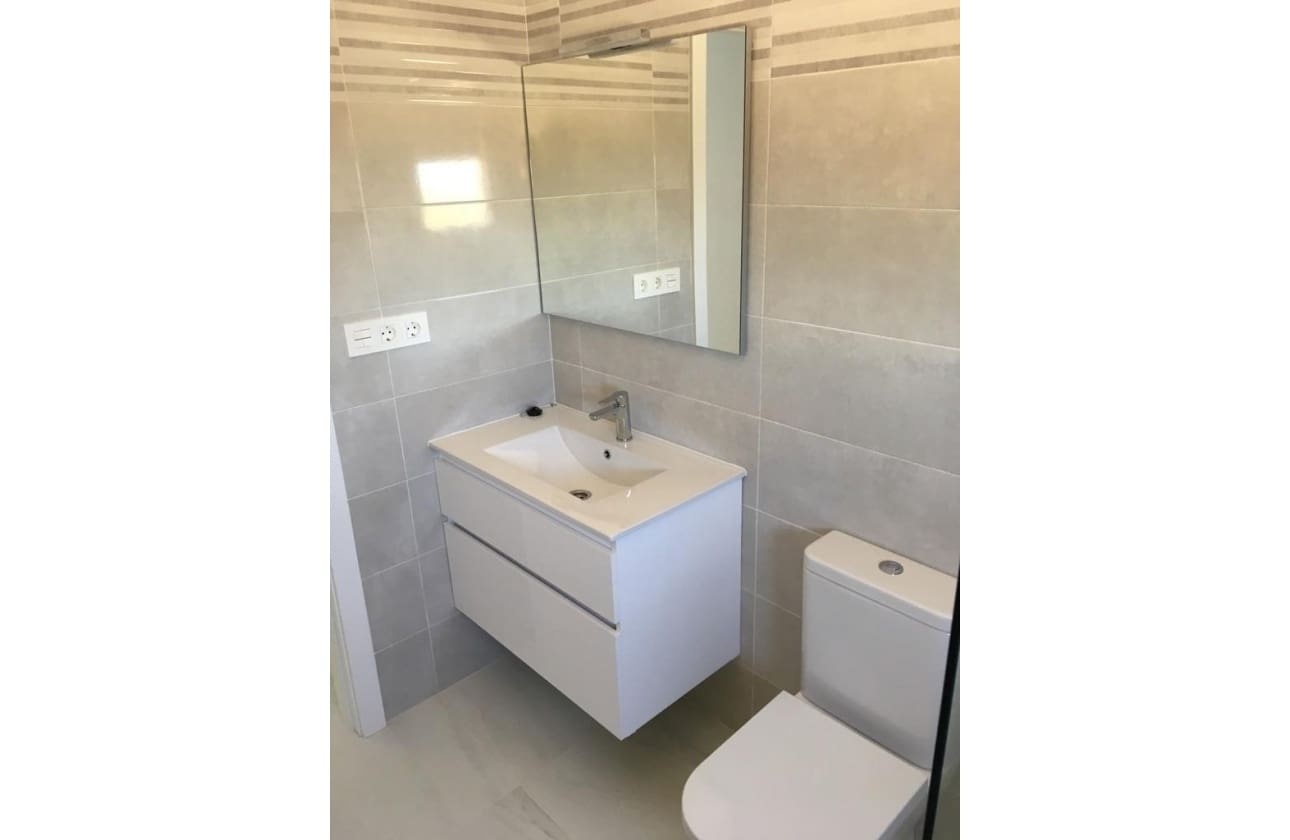 6 bedroom Villa for sale in Pinoso - € 611,000 (Ref: 9622115)