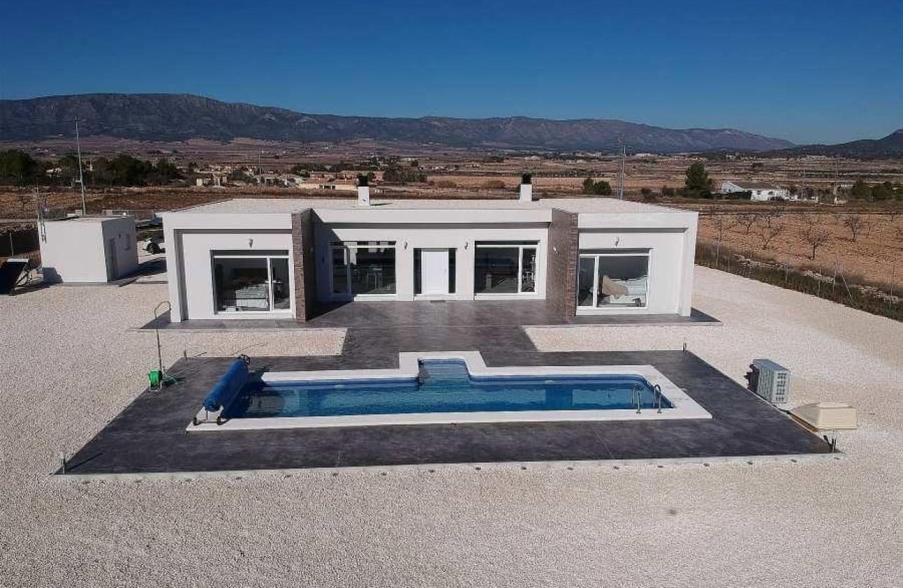 6 bedroom Villa for sale in Pinoso - € 611,000 (Ref: 9622115)