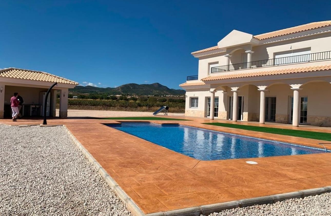 6 bedroom Villa for sale in Pinoso - € 611,000 (Ref: 9622115)
