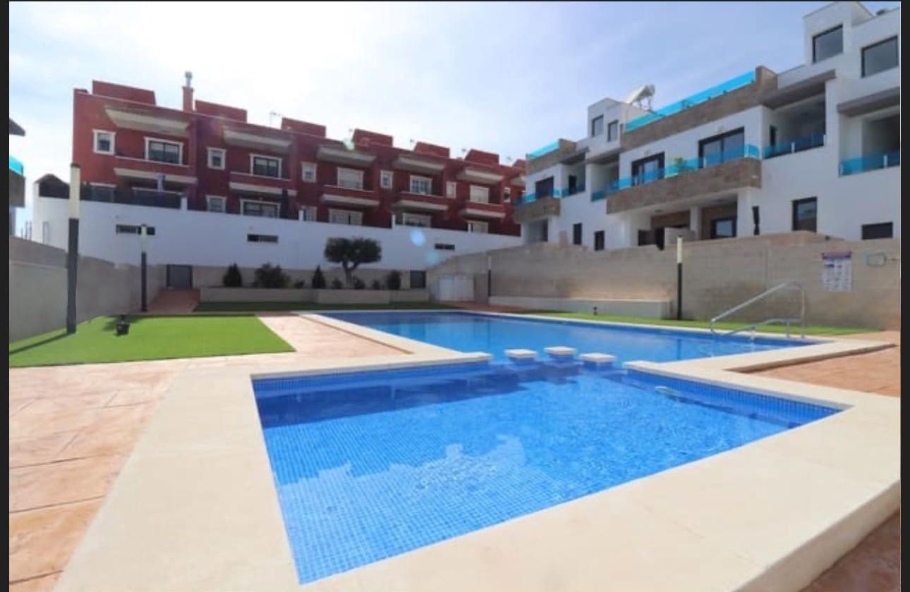 3 Zimmer Villa zu verkaufen in Bigastro mit Pool - 250.000 € (Ref: 9622125)