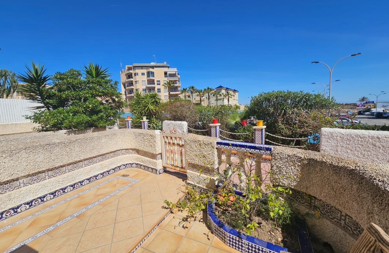 3 quarto Bungalow para venda em Guardamar del Segura com garagem - 220 000 € (Ref: 9622138)