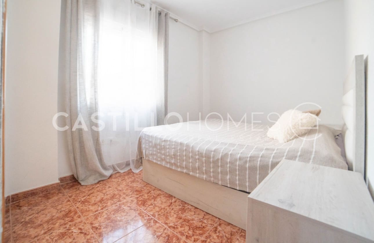 2 slaapkamer Penthouse te koop in Torrevieja - € 145.000 (Ref: 9622140)