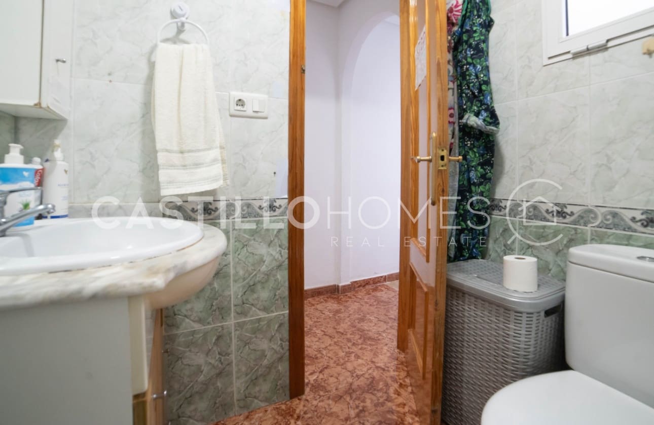 2 slaapkamer Penthouse te koop in Torrevieja - € 145.000 (Ref: 9622140)