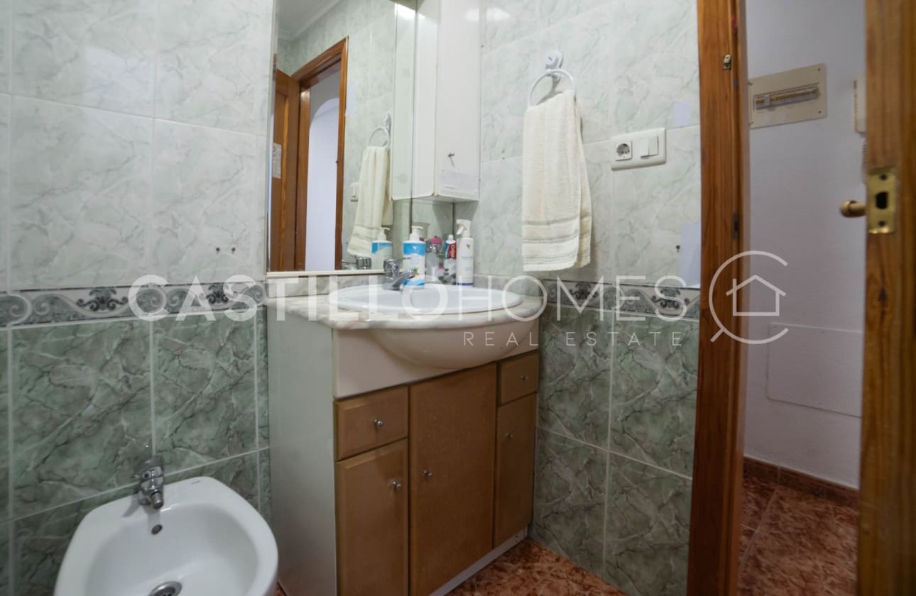 2 slaapkamer Penthouse te koop in Torrevieja - € 145.000 (Ref: 9622140)