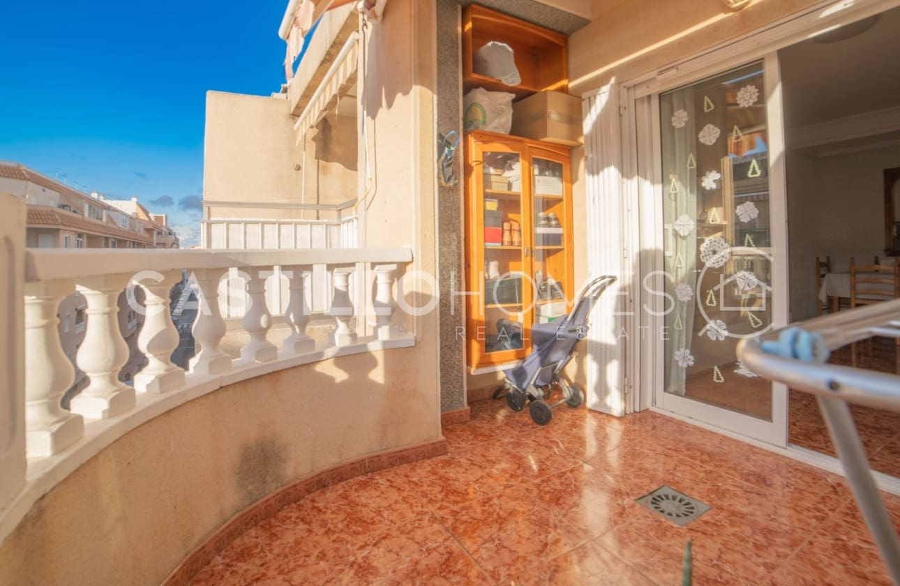 2 slaapkamer Penthouse te koop in Torrevieja - € 145.000 (Ref: 9622140)