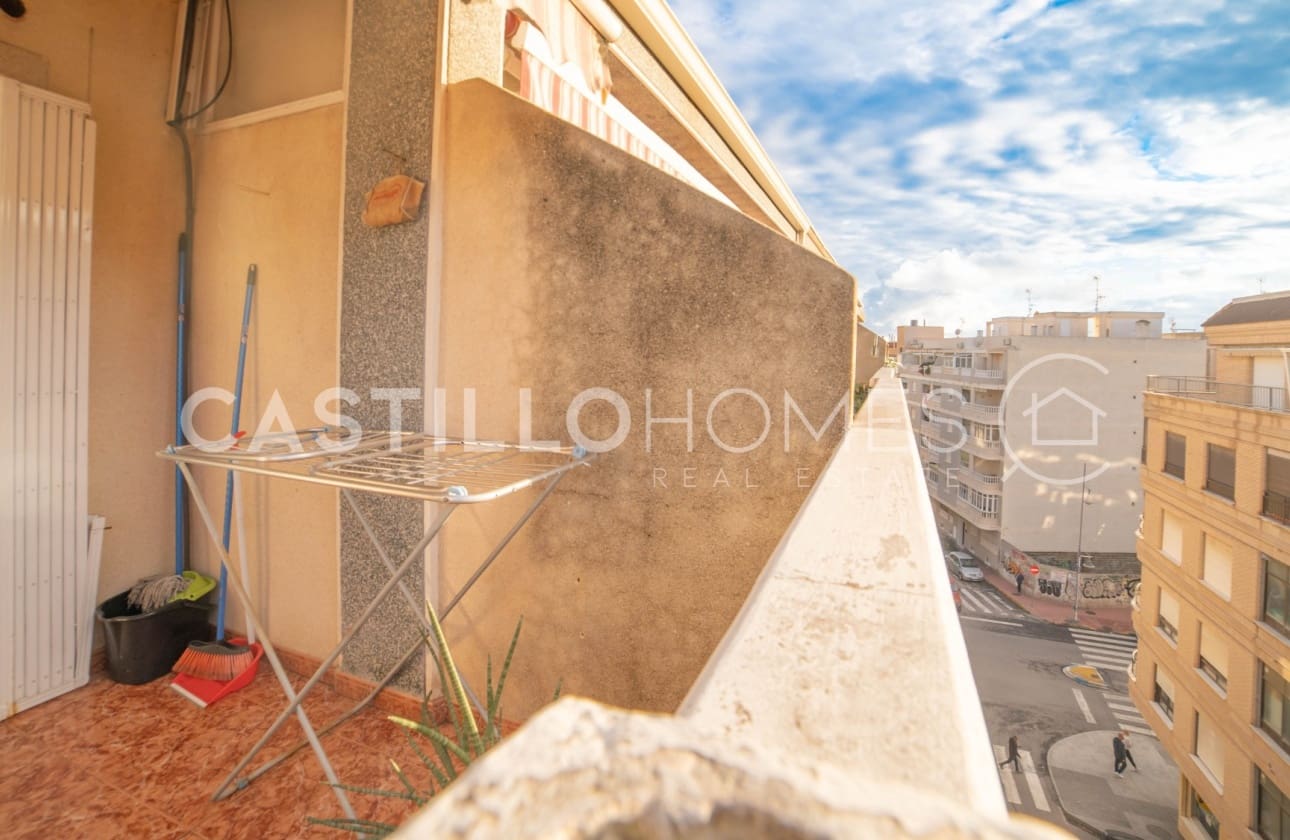 2 slaapkamer Penthouse te koop in Torrevieja - € 145.000 (Ref: 9622140)