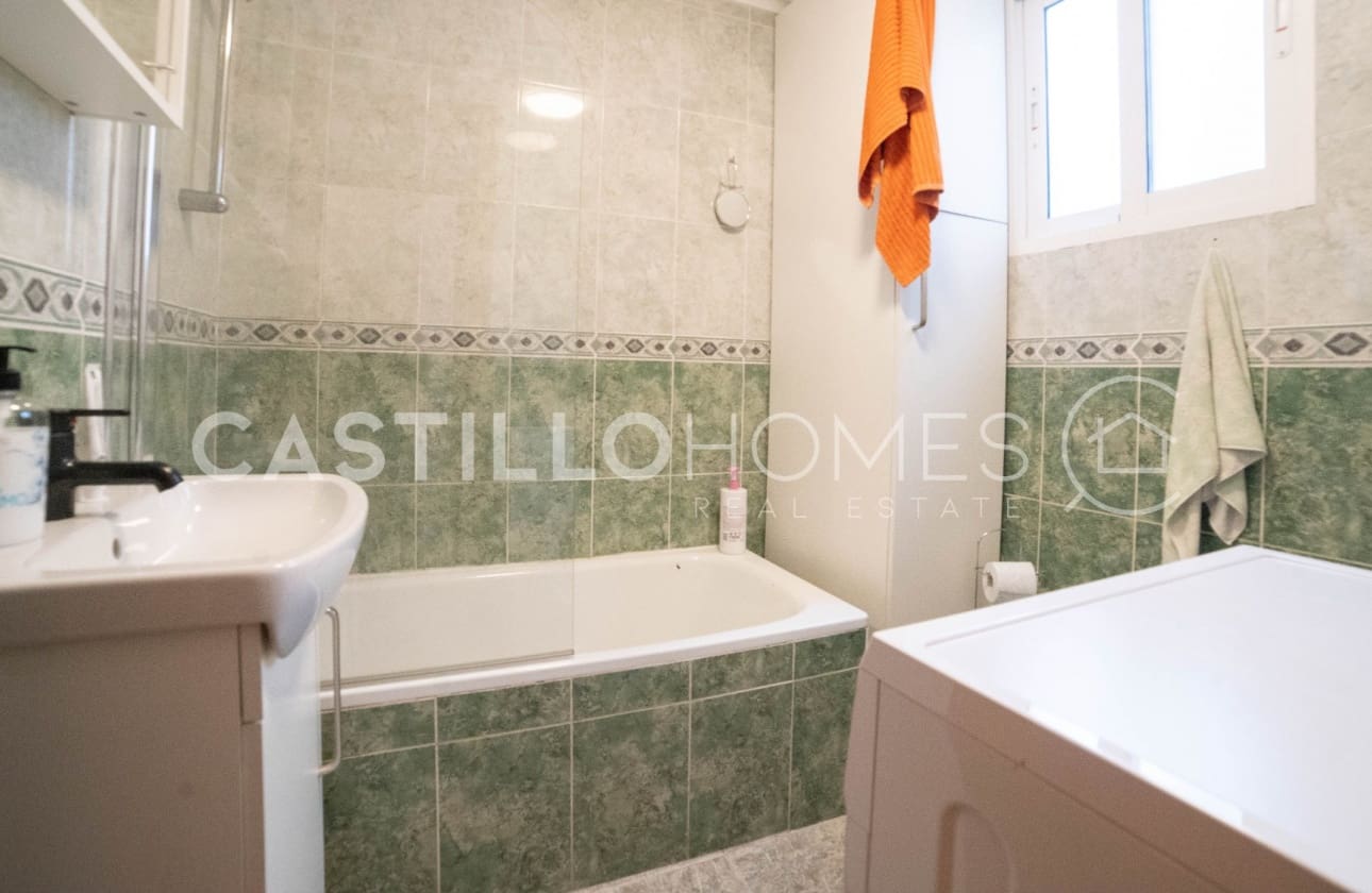 1 makuuhuone Kattohuoneisto myytävänä paikassa Torrevieja - 139 000 € (Ref: 9622141)