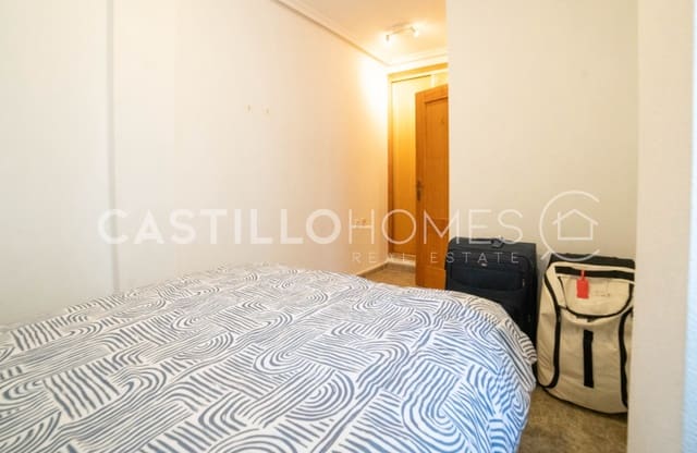 1 makuuhuone Kattohuoneisto myytävänä paikassa Las Piscinas Naturales, Torrevieja - 139 000 € (Ref: 9622141)