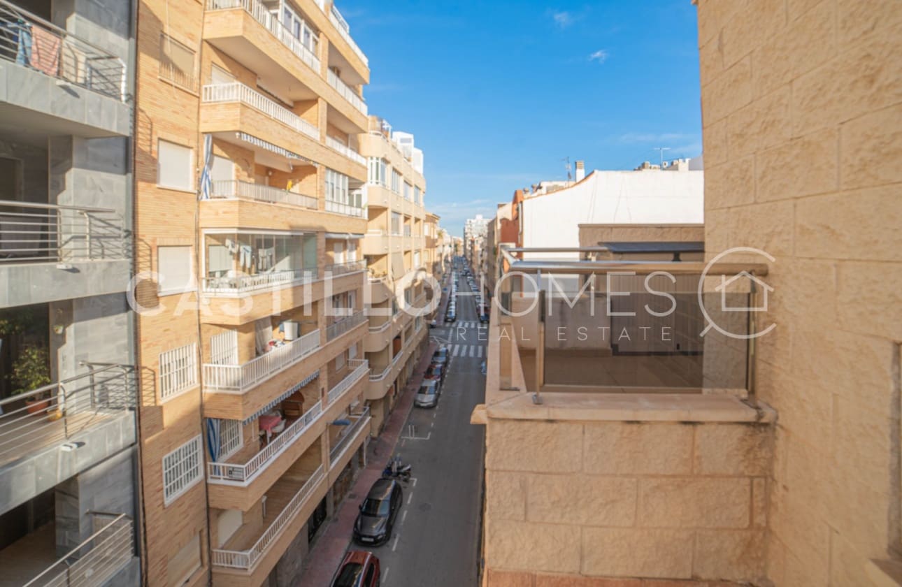 1 makuuhuone Kattohuoneisto myytävänä paikassa Torrevieja - 139 000 € (Ref: 9622141)