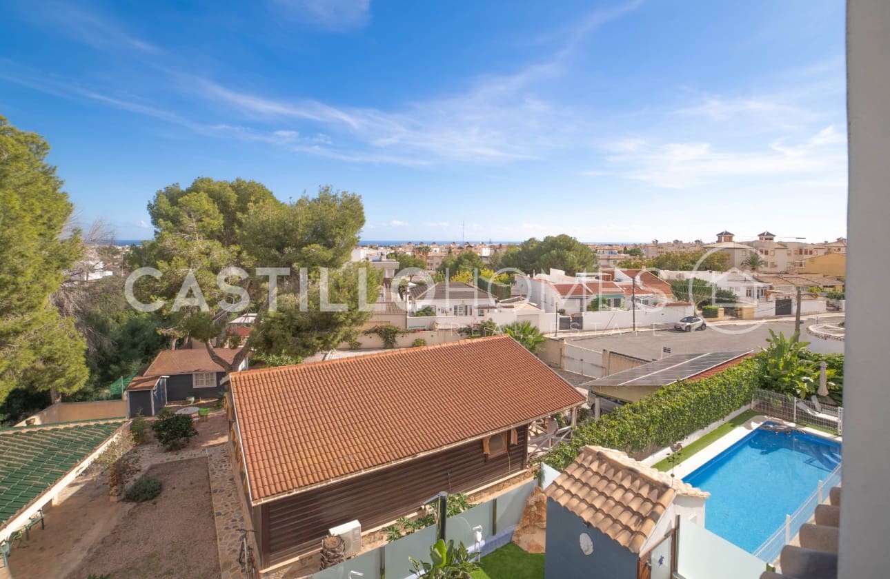 3 bedroom Townhouse for sale in Orihuela Costa with pool - € 430,000 (Ref: 9622142)