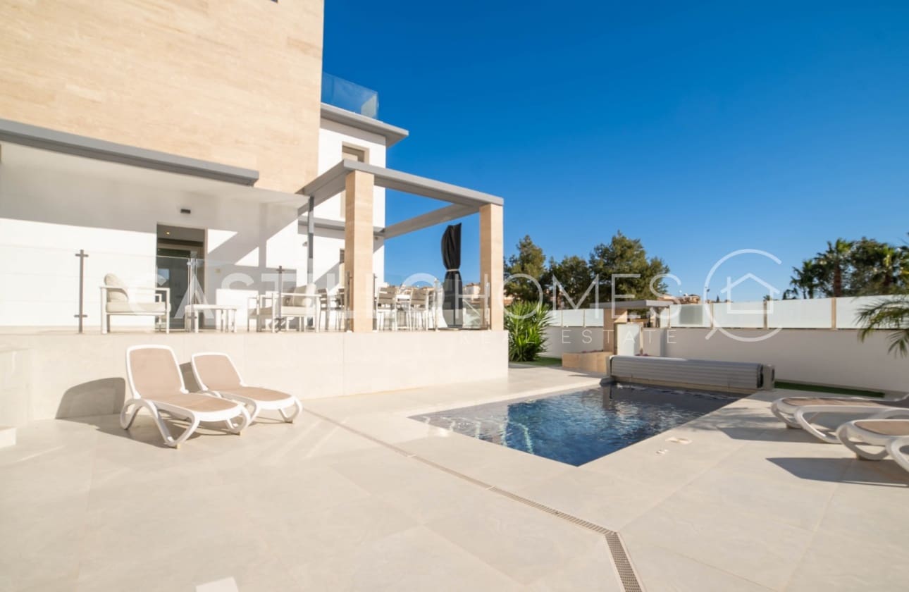 4 makuuhuone Huvila myytävänä paikassa Filipinas mukana uima-altaan - 595 000 € (Ref: 9622143)