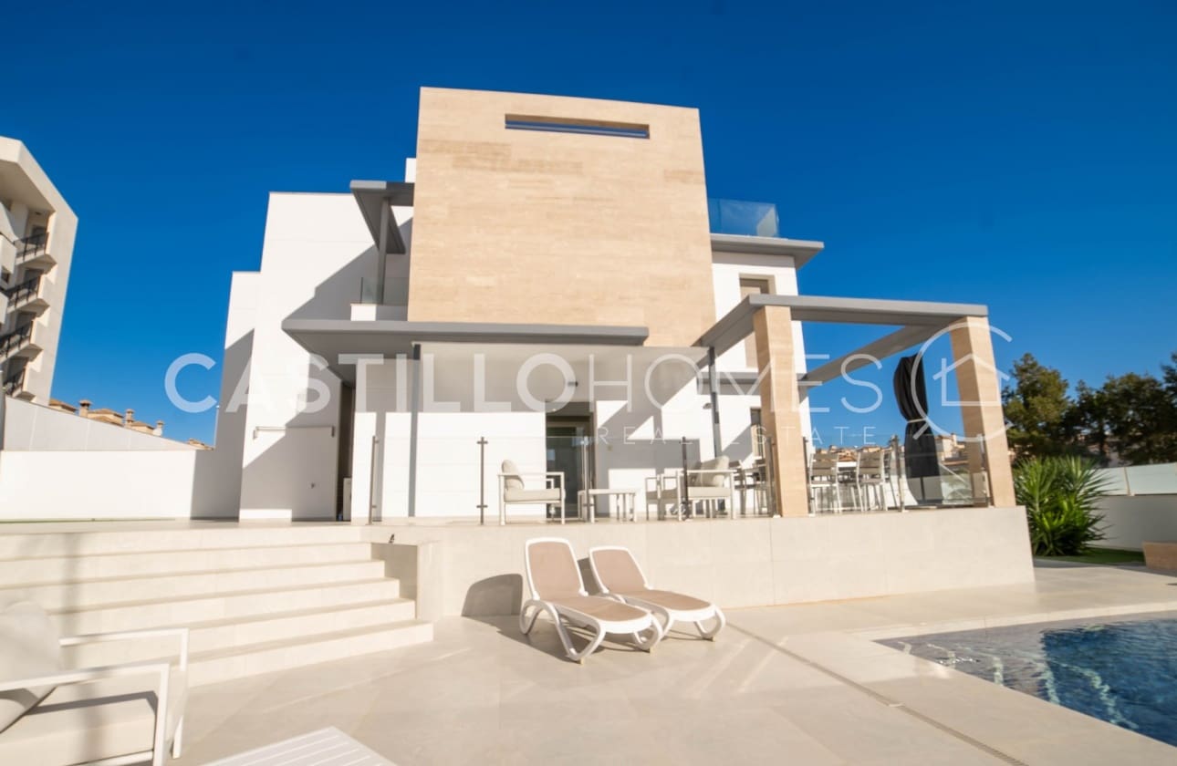 4 makuuhuone Huvila myytävänä paikassa Filipinas mukana uima-altaan - 595 000 € (Ref: 9622143)