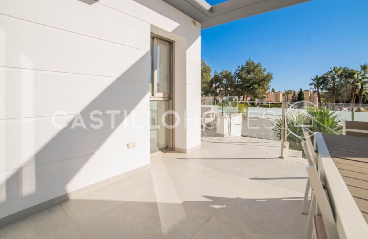 4 makuuhuone Huvila myytävänä paikassa Filipinas mukana uima-altaan - 595 000 € (Ref: 9622143)