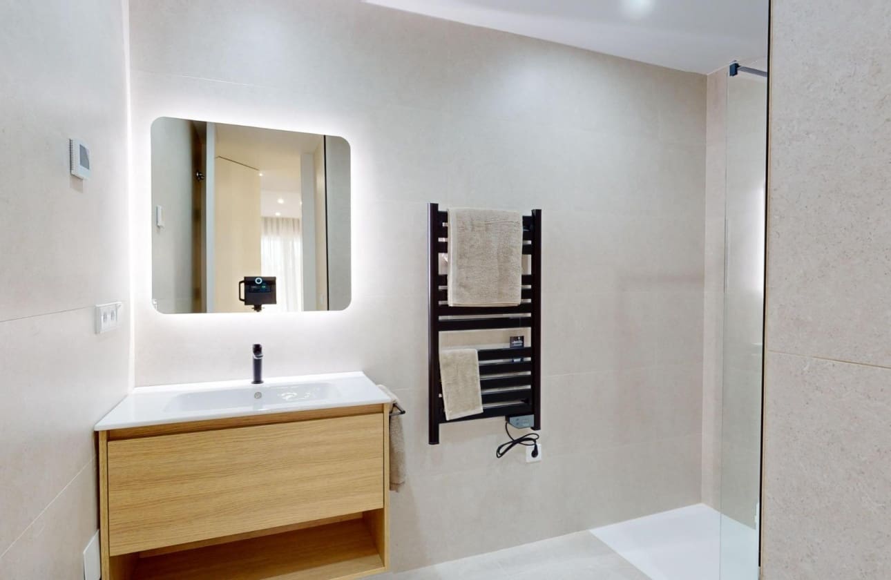 2 bedroom Apartment for sale in Orihuela Costa with pool - € 399,000 (Ref: 9622146)