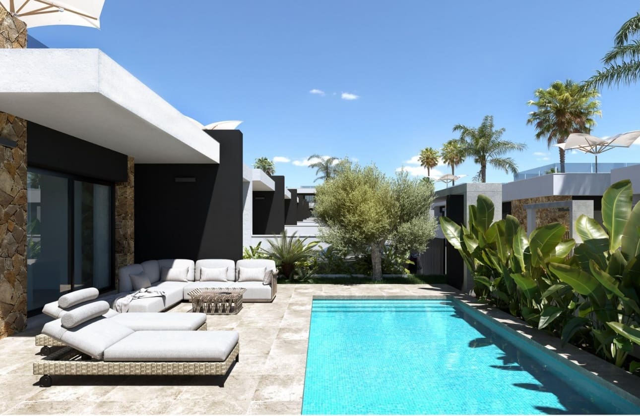 3 bedroom Villa for sale in Ciudad Quesada with pool - € 588,000 (Ref: 9622147)