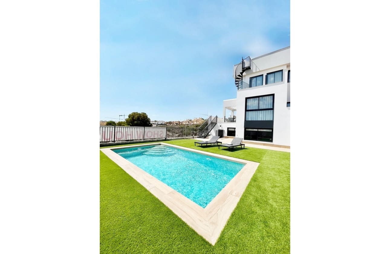 6 bedroom Villa for sale in Algorfa with pool - € 965,000 (Ref: 9622162)