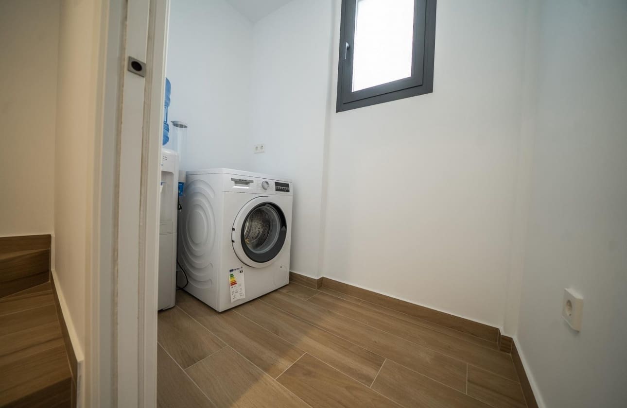 6 bedroom Villa for sale in Algorfa with pool - € 965,000 (Ref: 9622162)