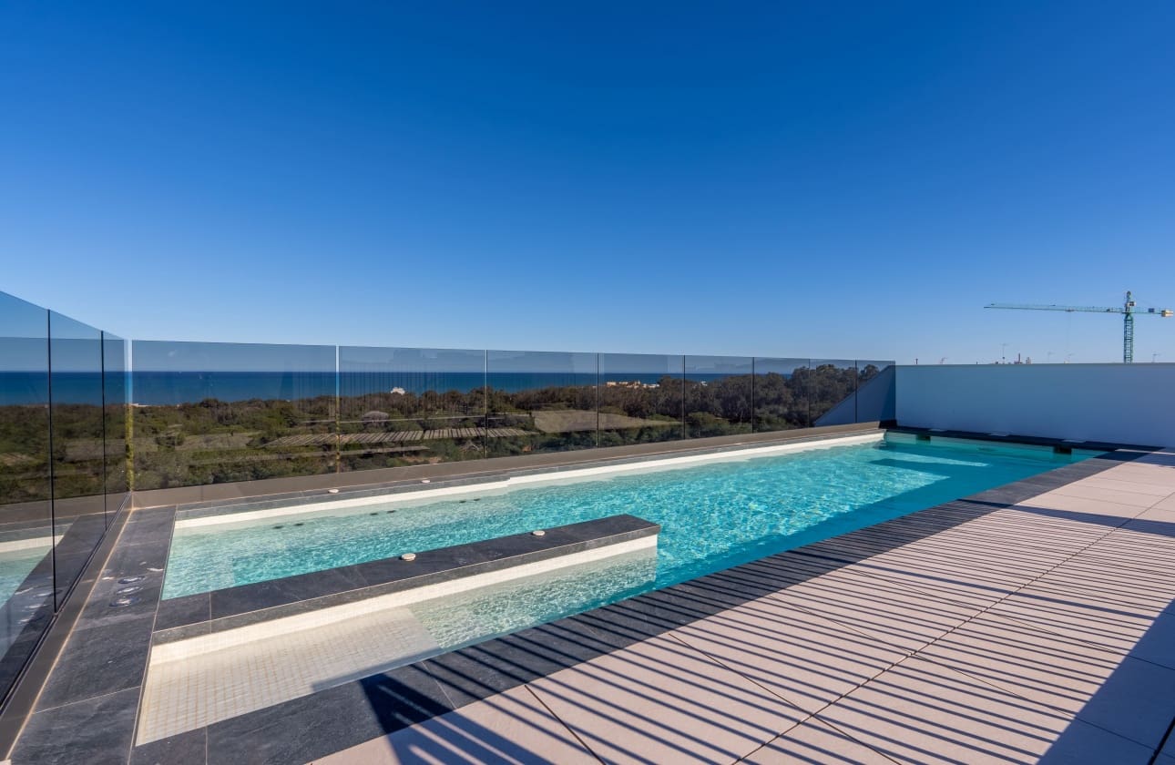 3 bedroom Beach Apartment for sale in Guardamar del Segura with pool - € 510,000 (Ref: 9622173)