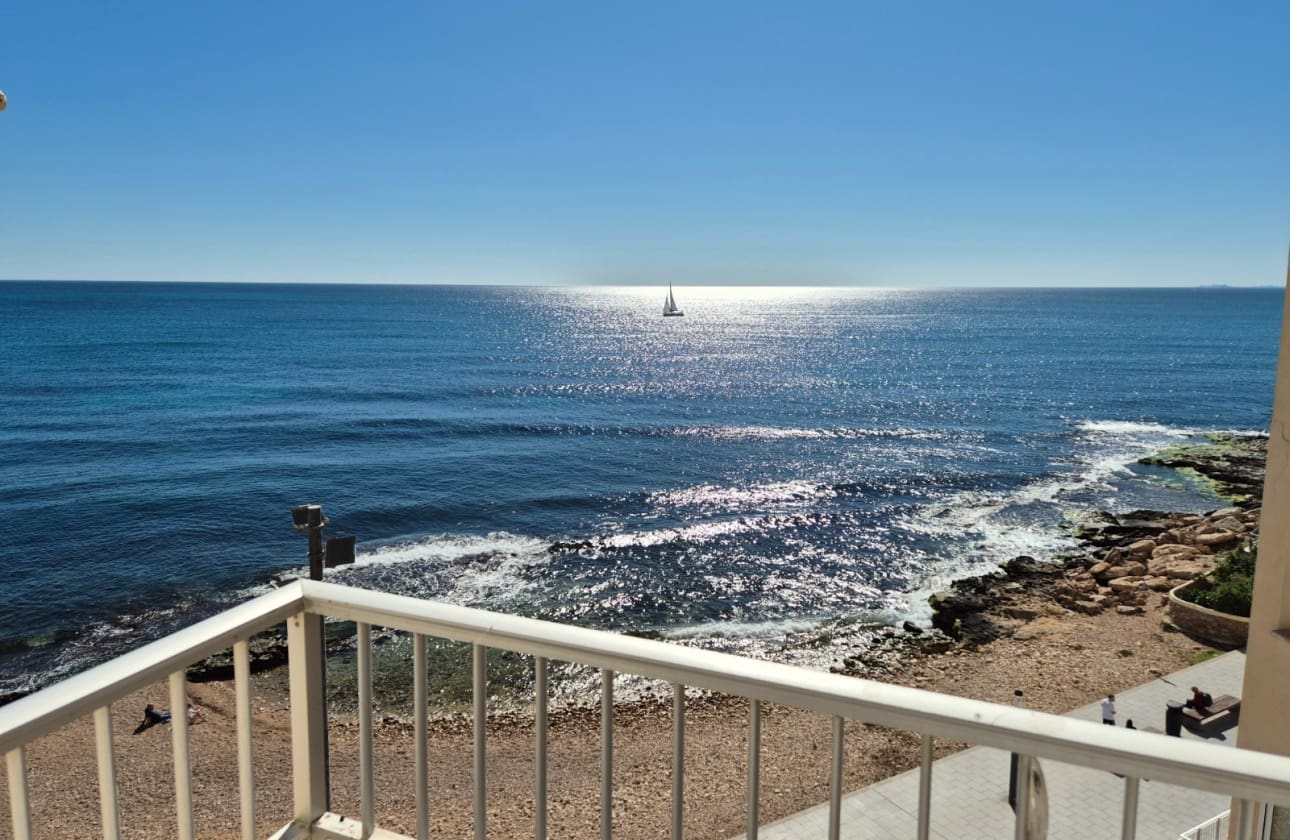 3 soverom Strandleiligheter til salgs i Torrevieja med garasje - € 330 000 (Ref: 9622176)