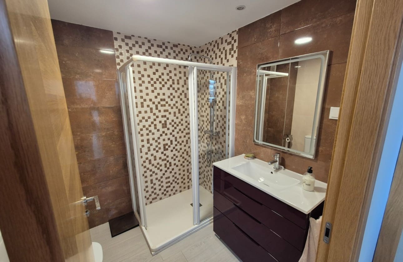 3 soverom Strandleiligheter til salgs i Torrevieja med garasje - € 330 000 (Ref: 9622176)