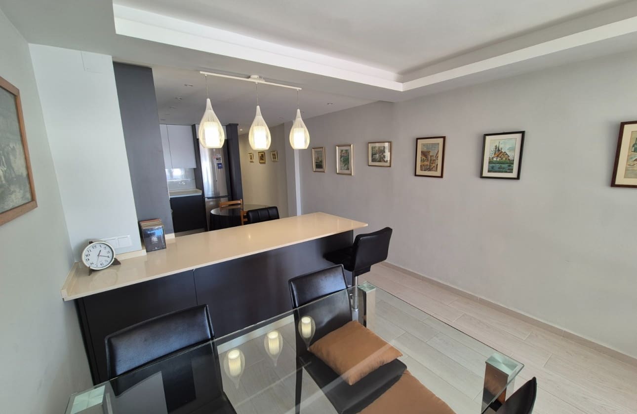 3 soverom Strandleiligheter til salgs i Torrevieja med garasje - € 330 000 (Ref: 9622176)