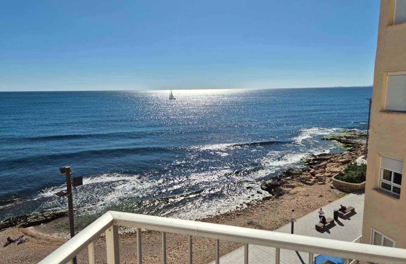 3 soverom Strandleiligheter til salgs i Torrevieja med garasje - € 330 000 (Ref: 9622176)