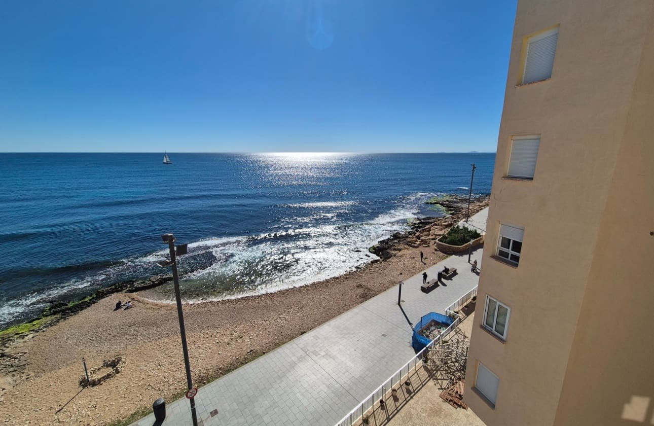 3 soverom Strandleiligheter til salgs i Torrevieja med garasje - € 330 000 (Ref: 9622176)