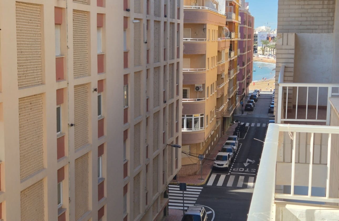 3 soverom Strandleiligheter til salgs i Torrevieja med garasje - € 330 000 (Ref: 9622176)