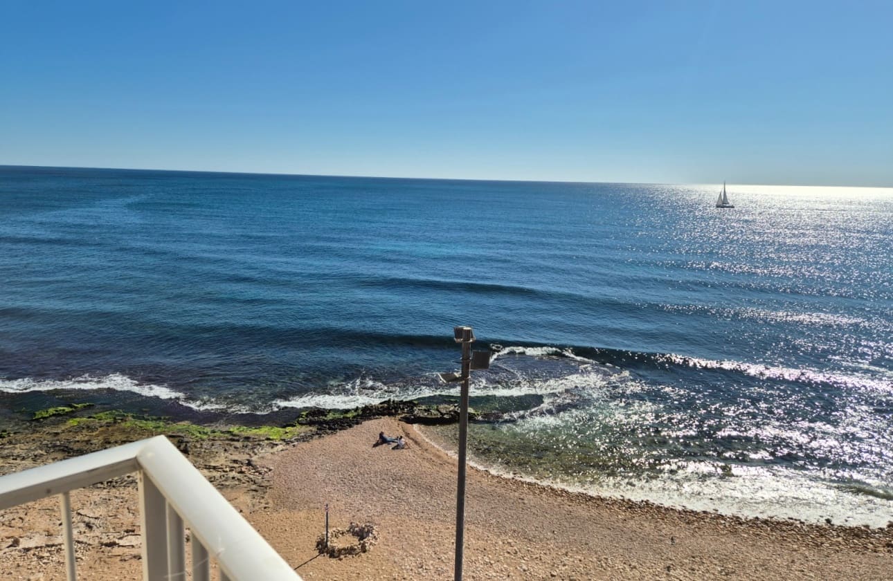 3 soverom Strandleiligheter til salgs i Torrevieja med garasje - € 330 000 (Ref: 9622176)