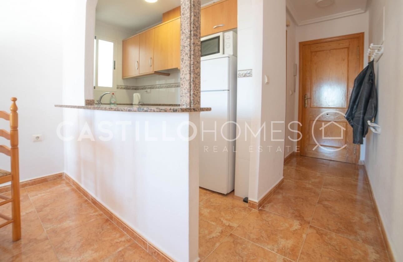 2 bedroom Apartment for sale in Torrevieja with pool - € 139,000 (Ref: 9622178)