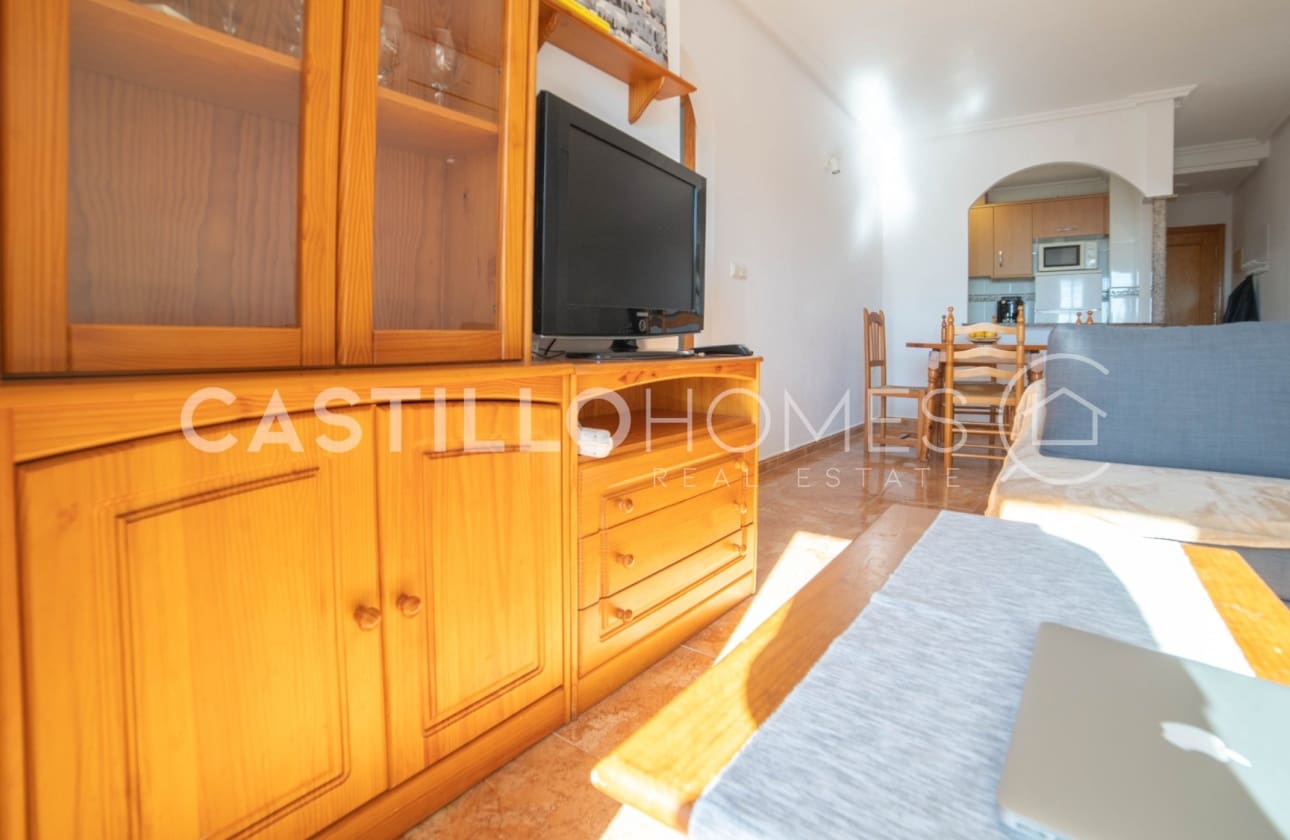 2 bedroom Apartment for sale in Torrevieja with pool - € 139,000 (Ref: 9622178)