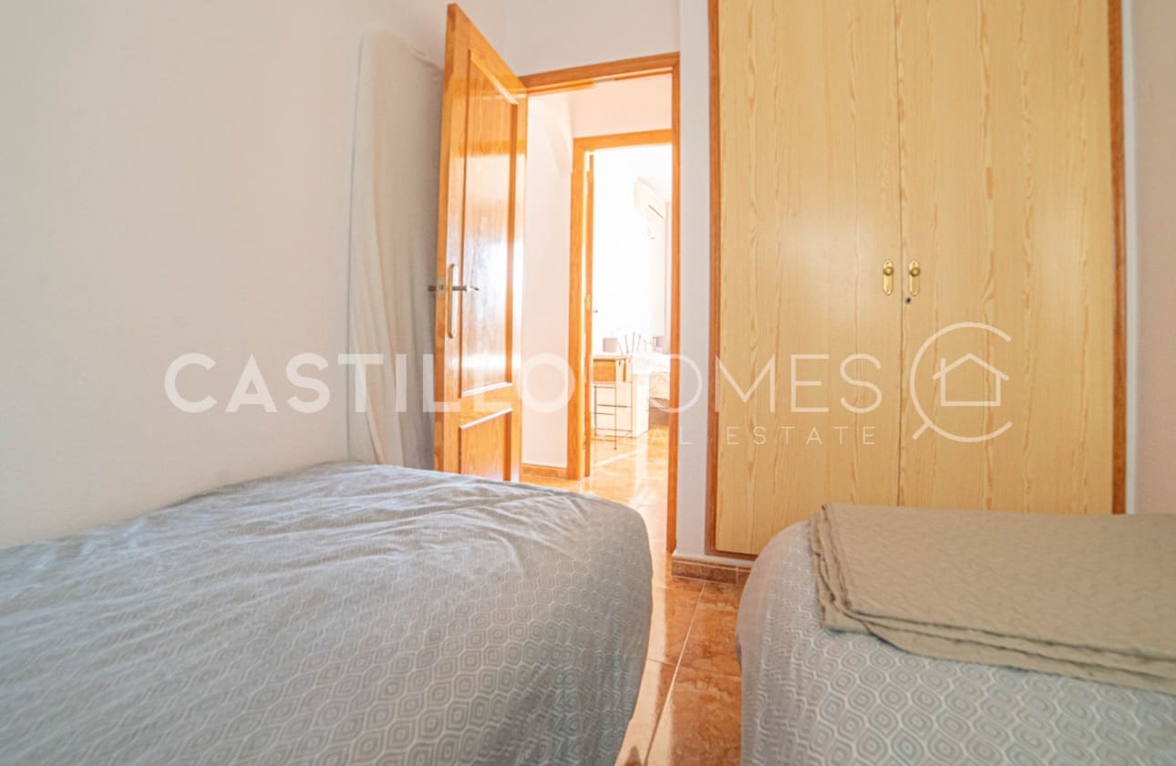 2 bedroom Apartment for sale in Torrevieja with pool - € 139,000 (Ref: 9622178)