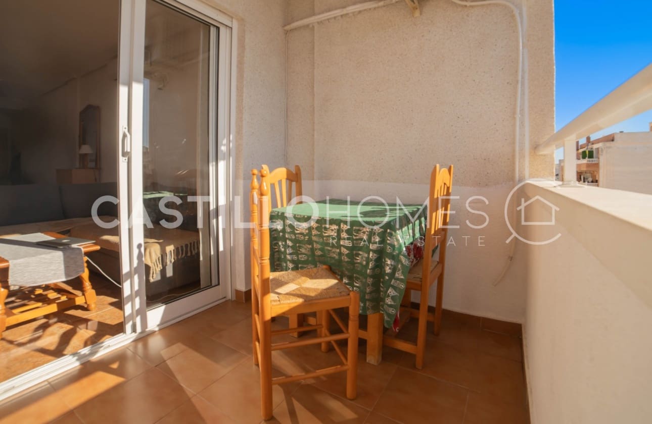 2 bedroom Apartment for sale in Torrevieja with pool - € 139,000 (Ref: 9622178)