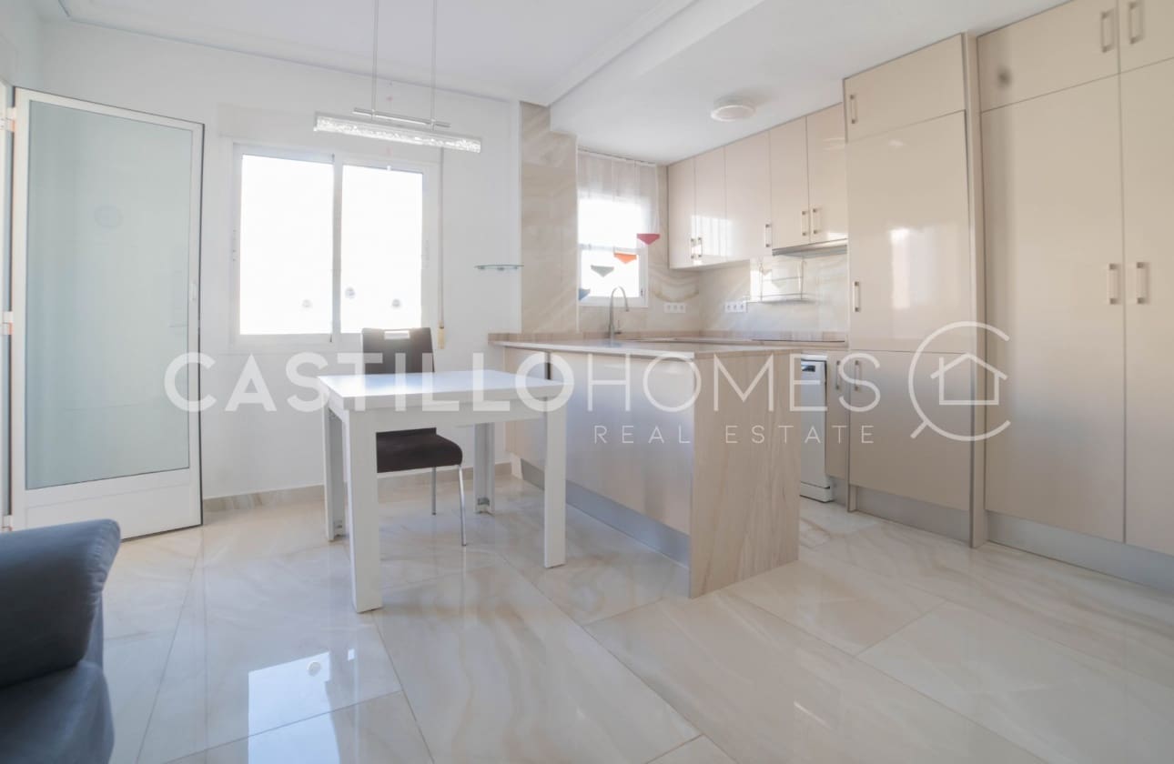 2 soverom Leilighet til salgs i Torrevieja - € 159 000 (Ref: 9622179)
