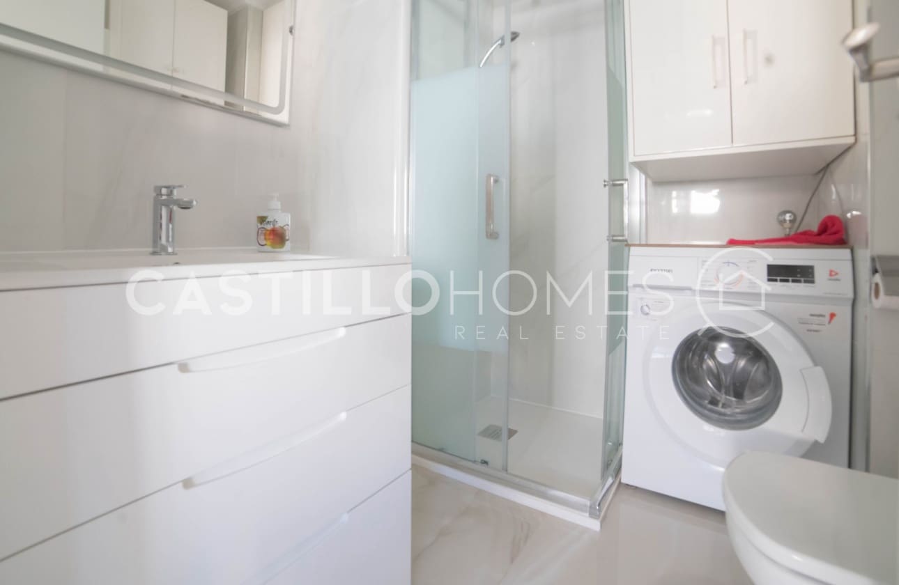 2 soverom Leilighet til salgs i Torrevieja - € 159 000 (Ref: 9622179)