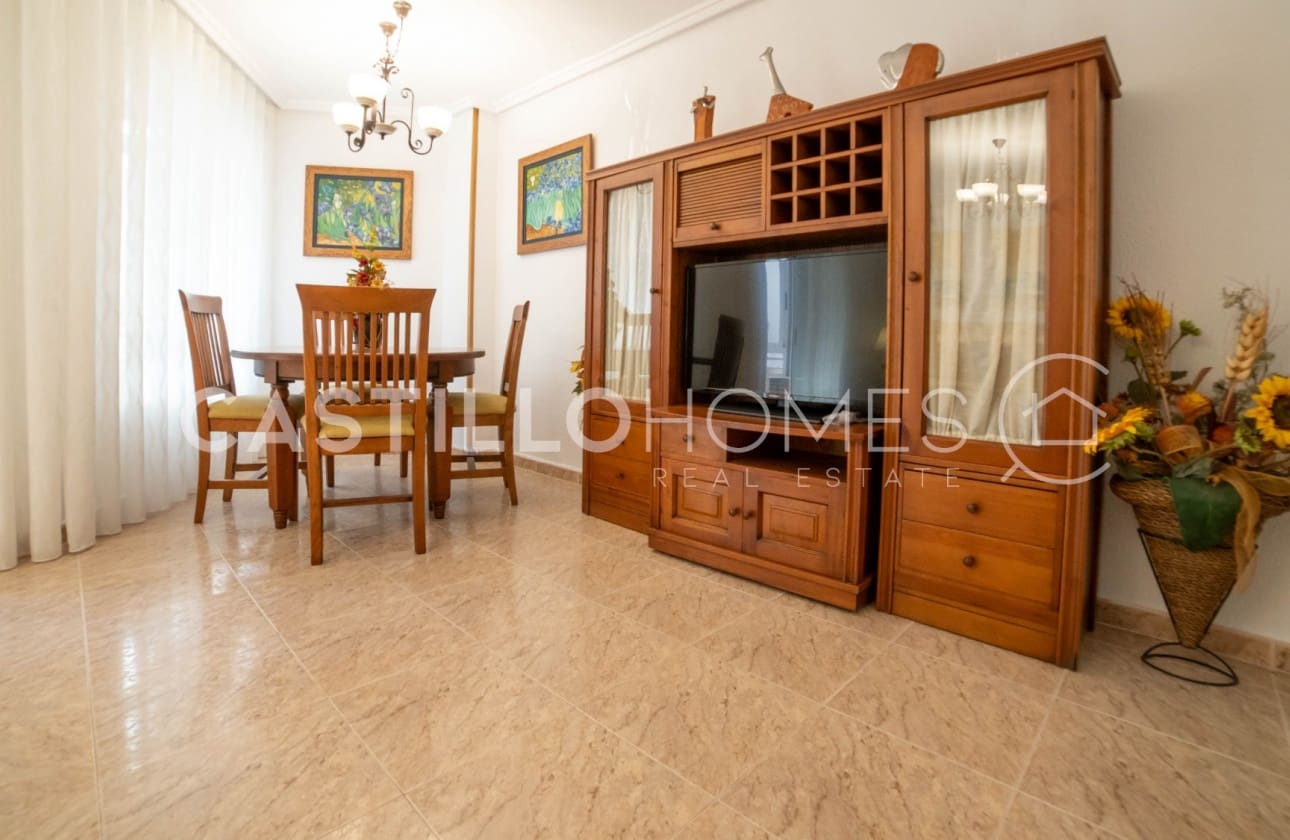 3 bedroom Beach Apartment for sale in Torrevieja - € 179,900 (Ref: 9622181)