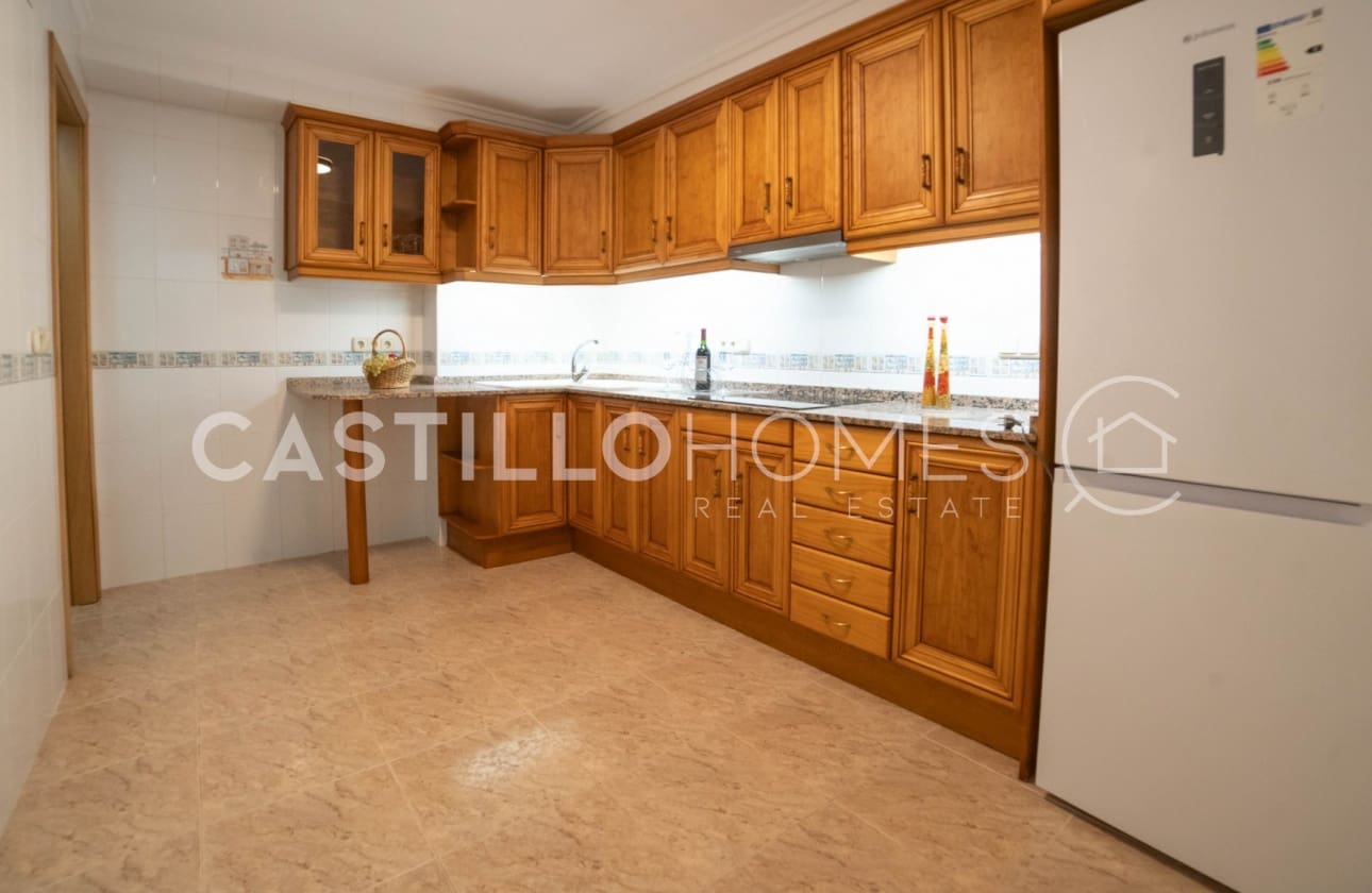 3 bedroom Beach Apartment for sale in Torrevieja - € 179,900 (Ref: 9622181)