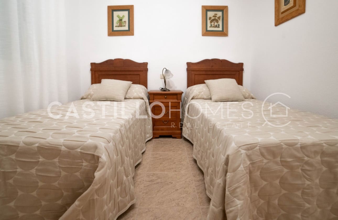 3 bedroom Beach Apartment for sale in Torrevieja - € 179,900 (Ref: 9622181)