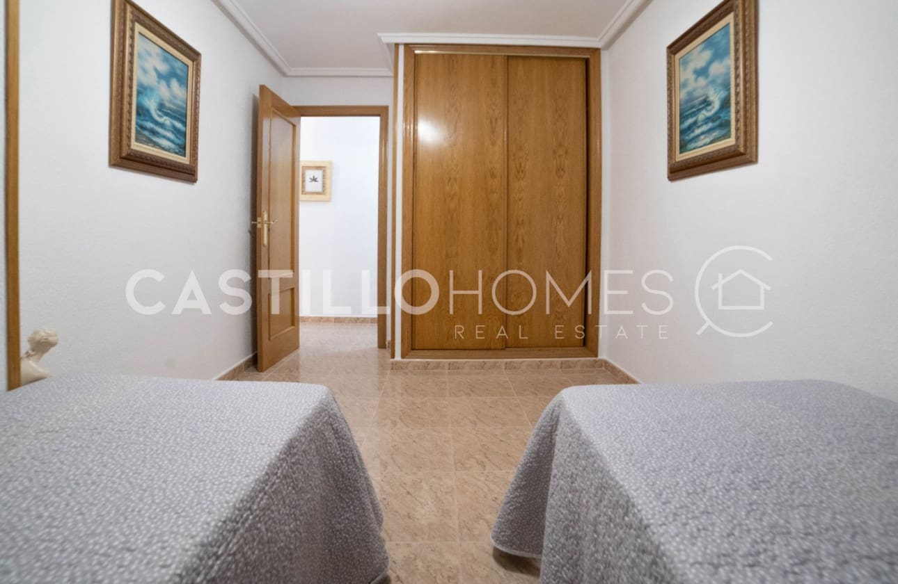 3 bedroom Beach Apartment for sale in Torrevieja - € 179,900 (Ref: 9622181)