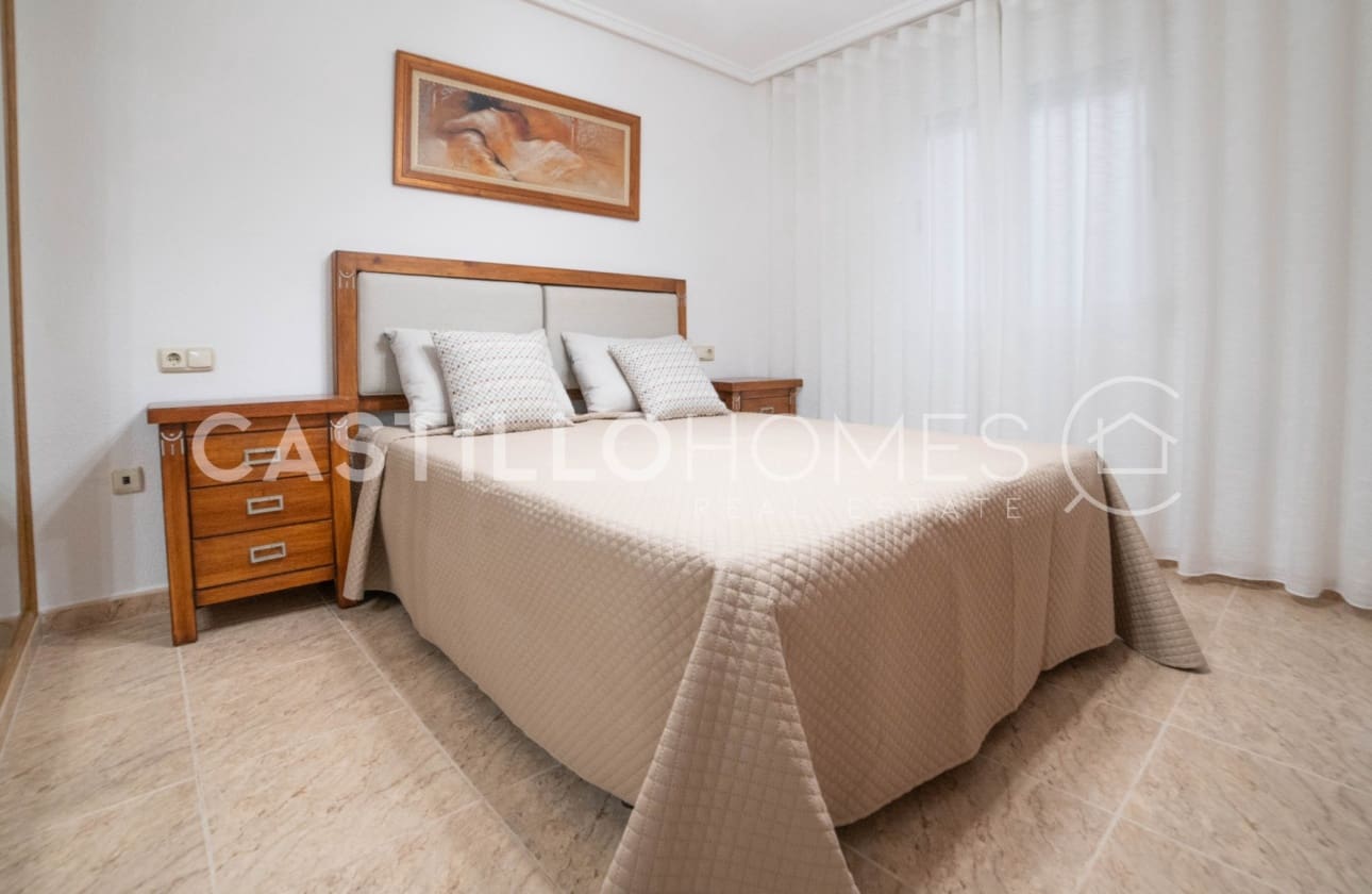 3 bedroom Beach Apartment for sale in Torrevieja - € 179,900 (Ref: 9622181)