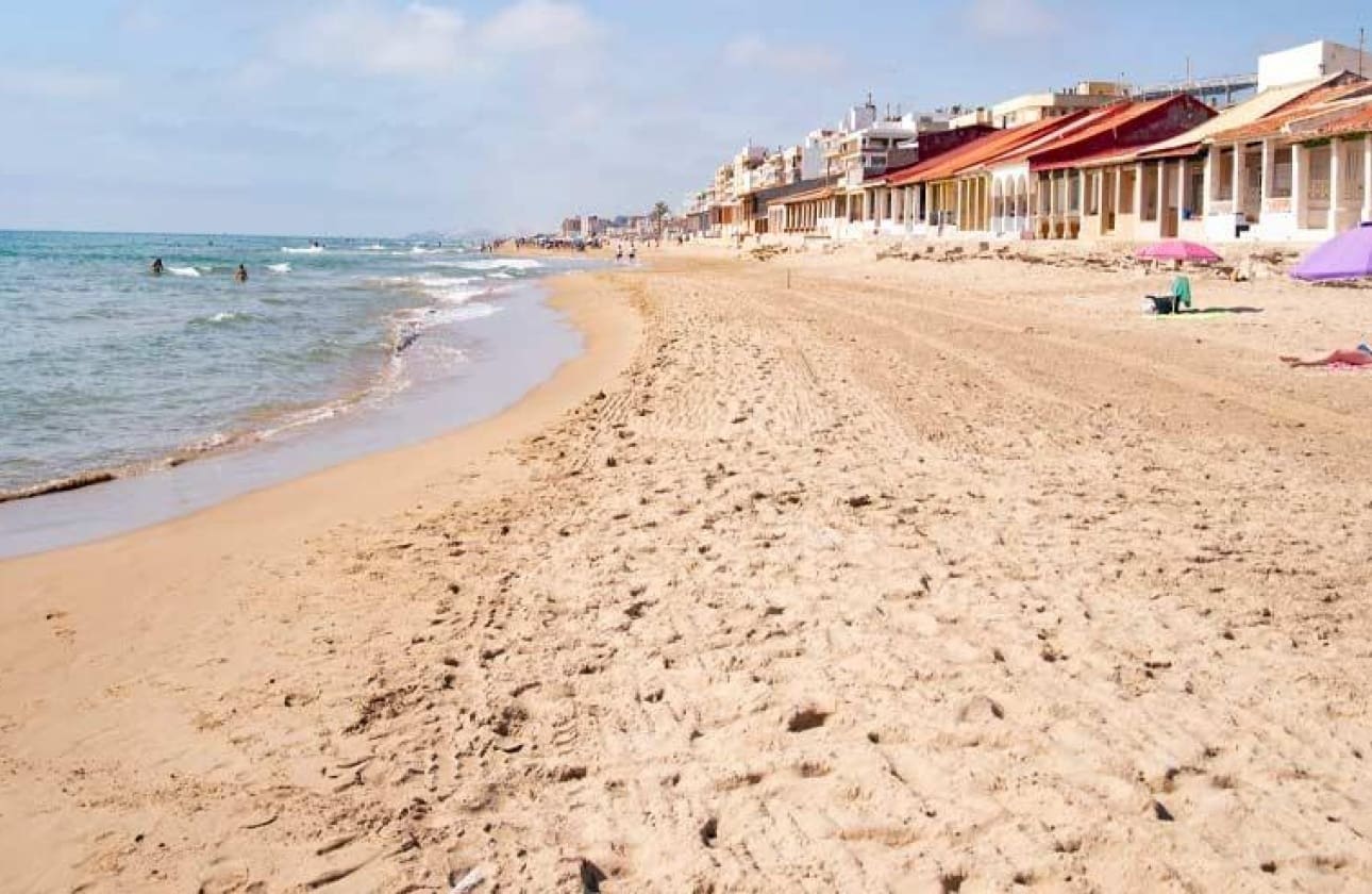 2 soveværelse Lejlighed til salg i Guardamar del Segura med swimmingpool - € 299.500 (Ref: 9622184)