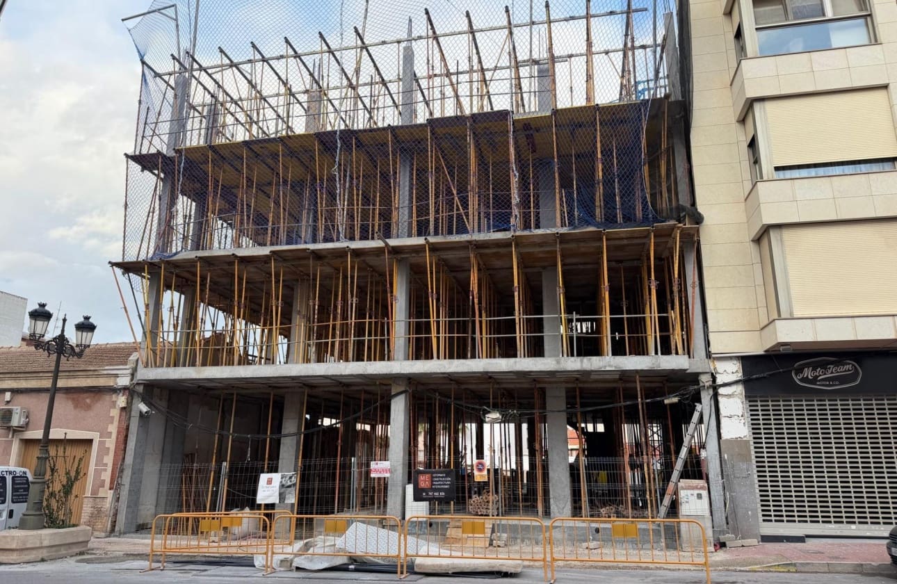 3 soveværelse Lejlighed til salg i Guardamar del Segura med swimmingpool - € 334.500 (Ref: 9622186)