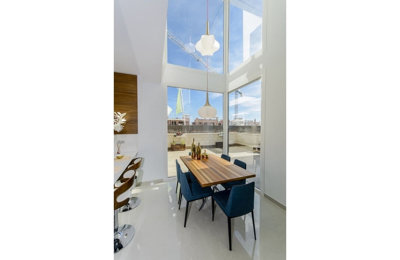 Chalet de 3 habitaciones en Los Montesinos en venta con piscina - 485.000 € (Ref: 9631485)