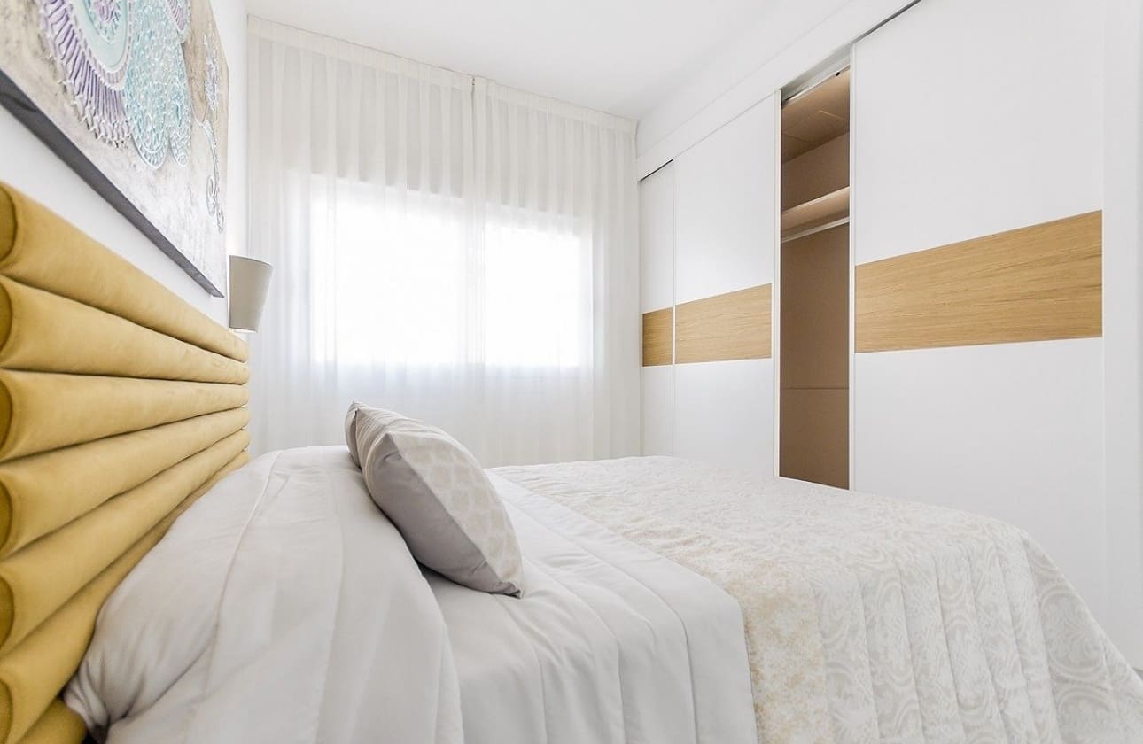 Chalet de 3 habitaciones en Los Montesinos en venta con piscina - 485.000 € (Ref: 9631485)