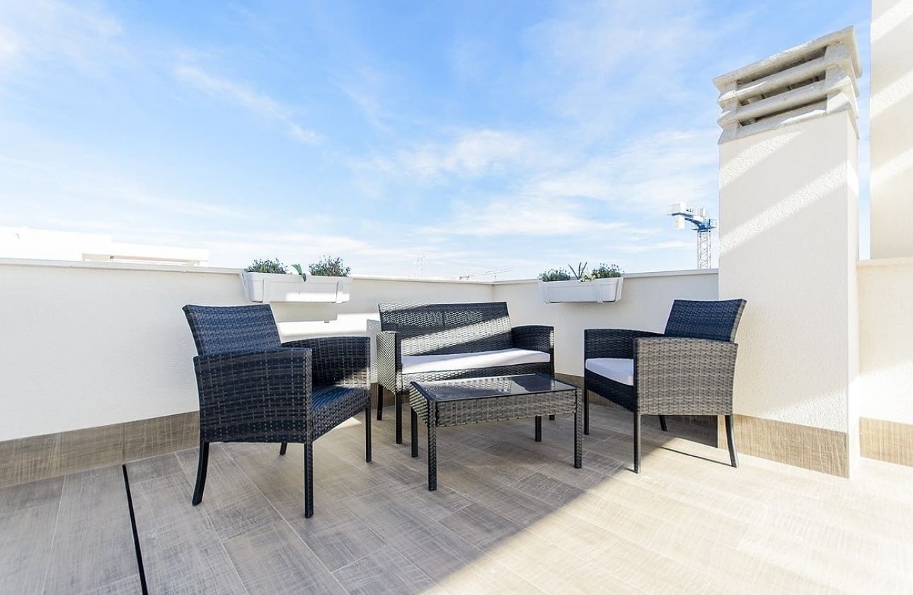 Chalet de 3 habitaciones en Los Montesinos en venta con piscina - 485.000 € (Ref: 9631485)